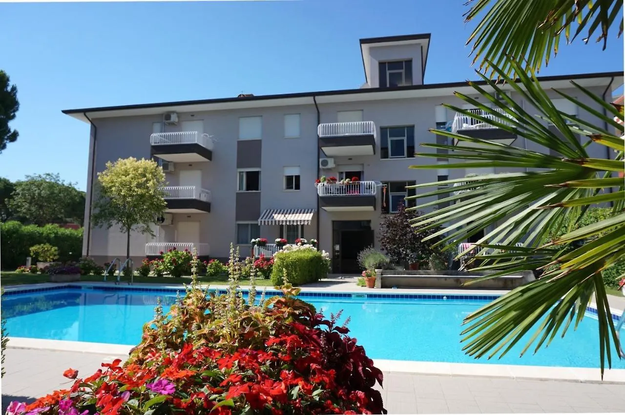 Beachside Flat With Shared Pool Porto Santa Margherita di Caorle