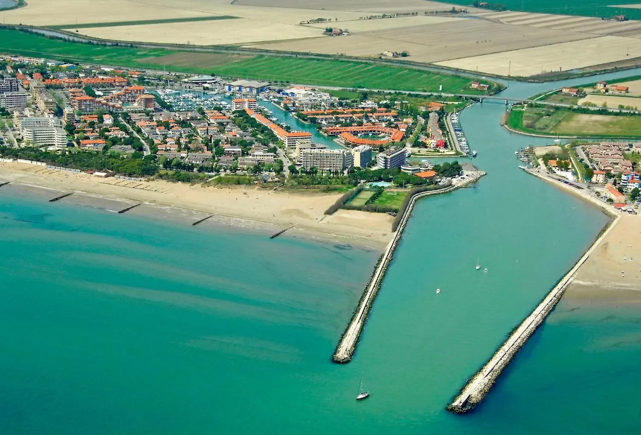 Beachside Flat With Shared Pool Porto Santa Margherita di Caorle Italy
